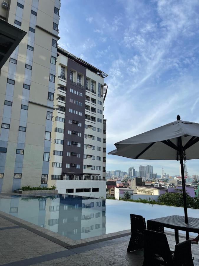 The Persimmon Studios Near Ayala And Sm City Cebu Eksteriør billede