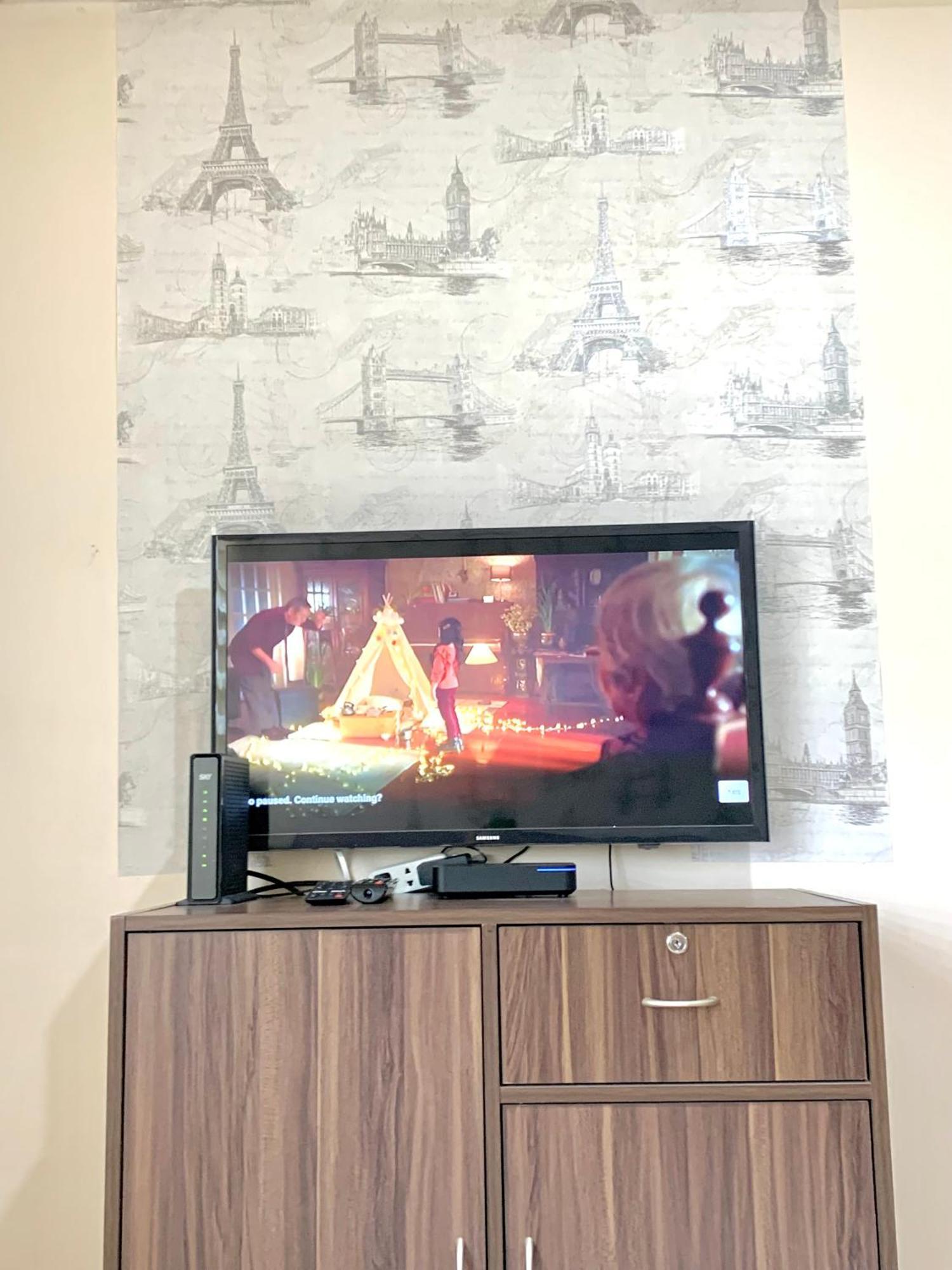 The Persimmon Studios Near Ayala And Sm City Cebu Eksteriør billede
