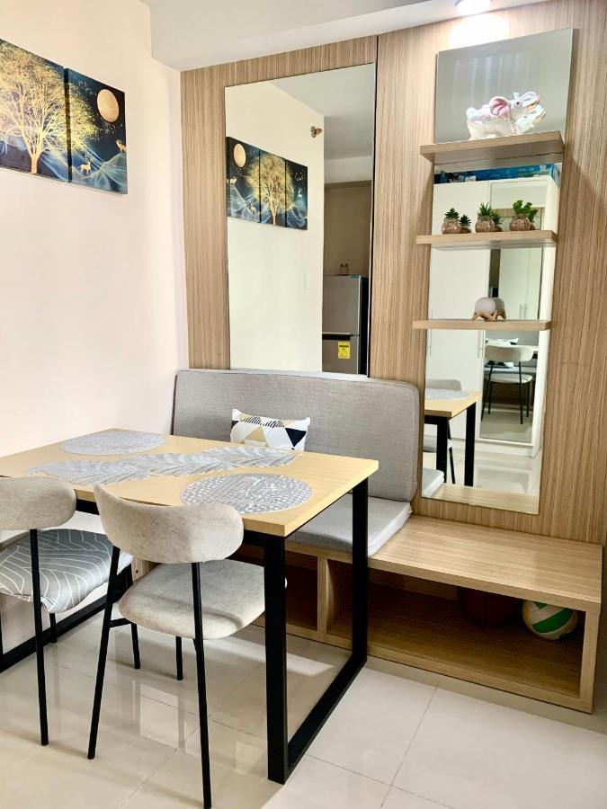 The Persimmon Studios Near Ayala And Sm City Cebu Eksteriør billede