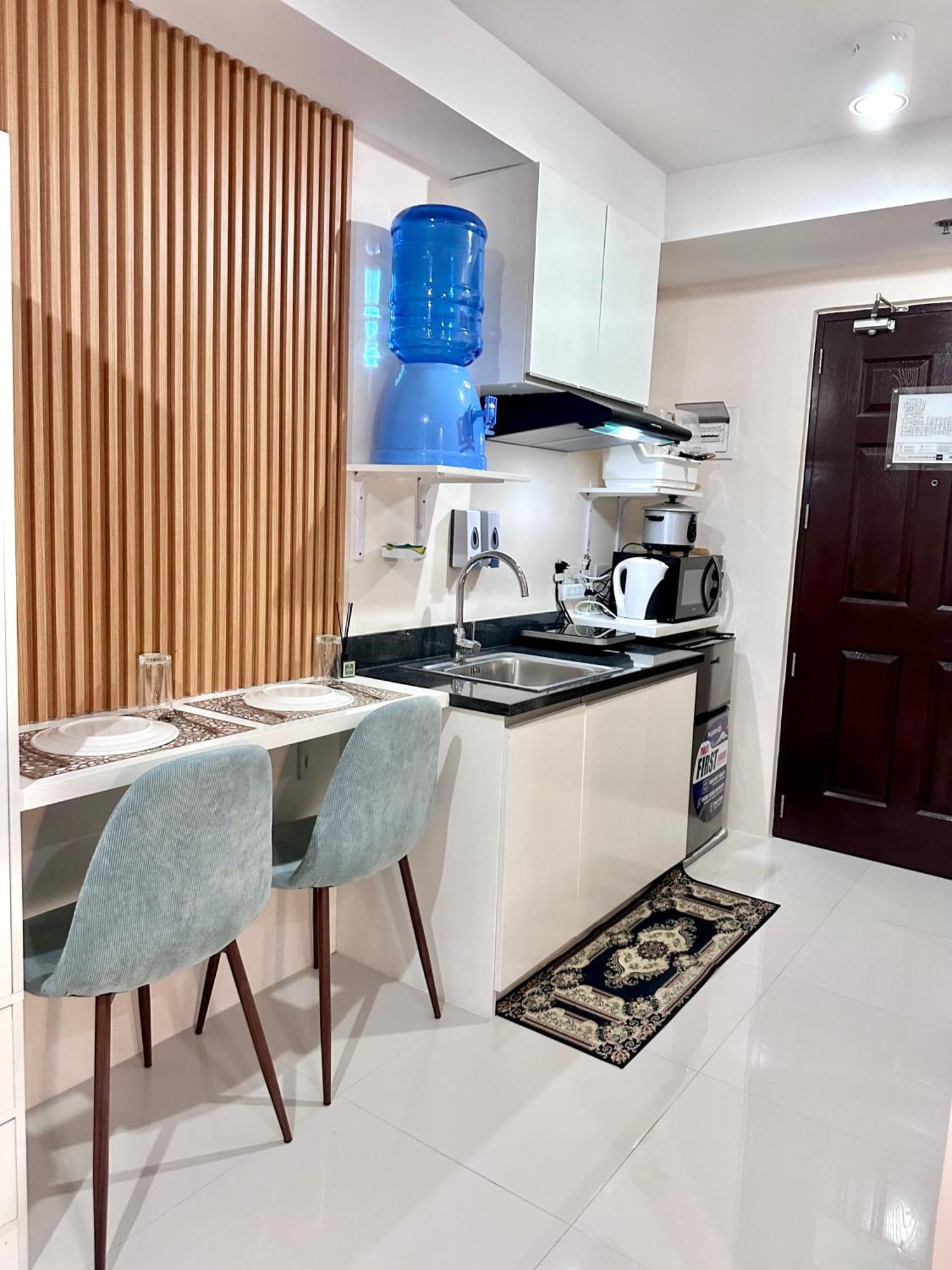 The Persimmon Studios Near Ayala And Sm City Cebu Eksteriør billede