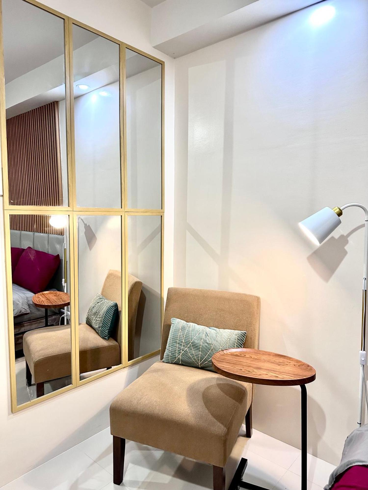 The Persimmon Studios Near Ayala And Sm City Cebu Eksteriør billede