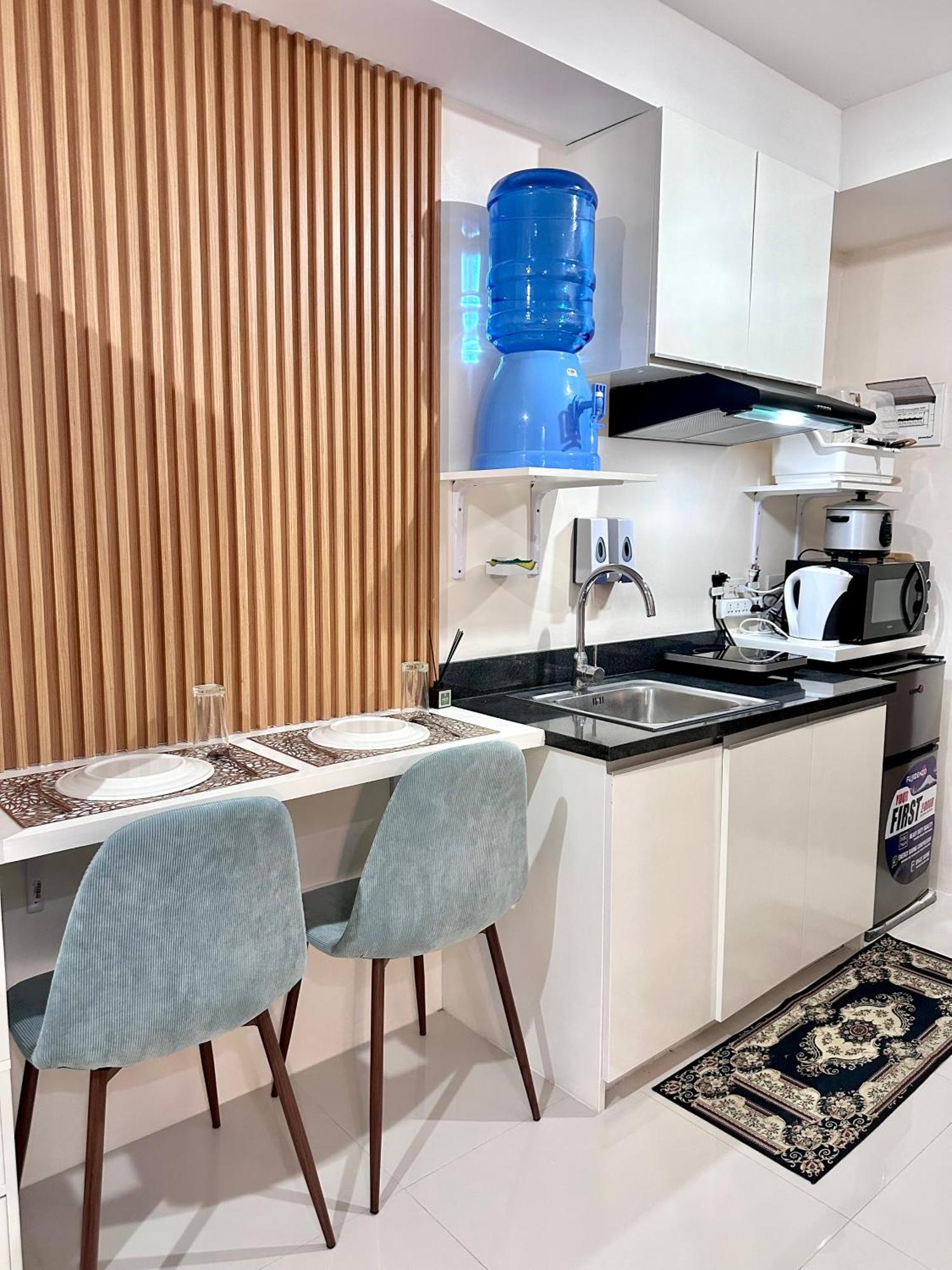 The Persimmon Studios Near Ayala And Sm City Cebu Eksteriør billede