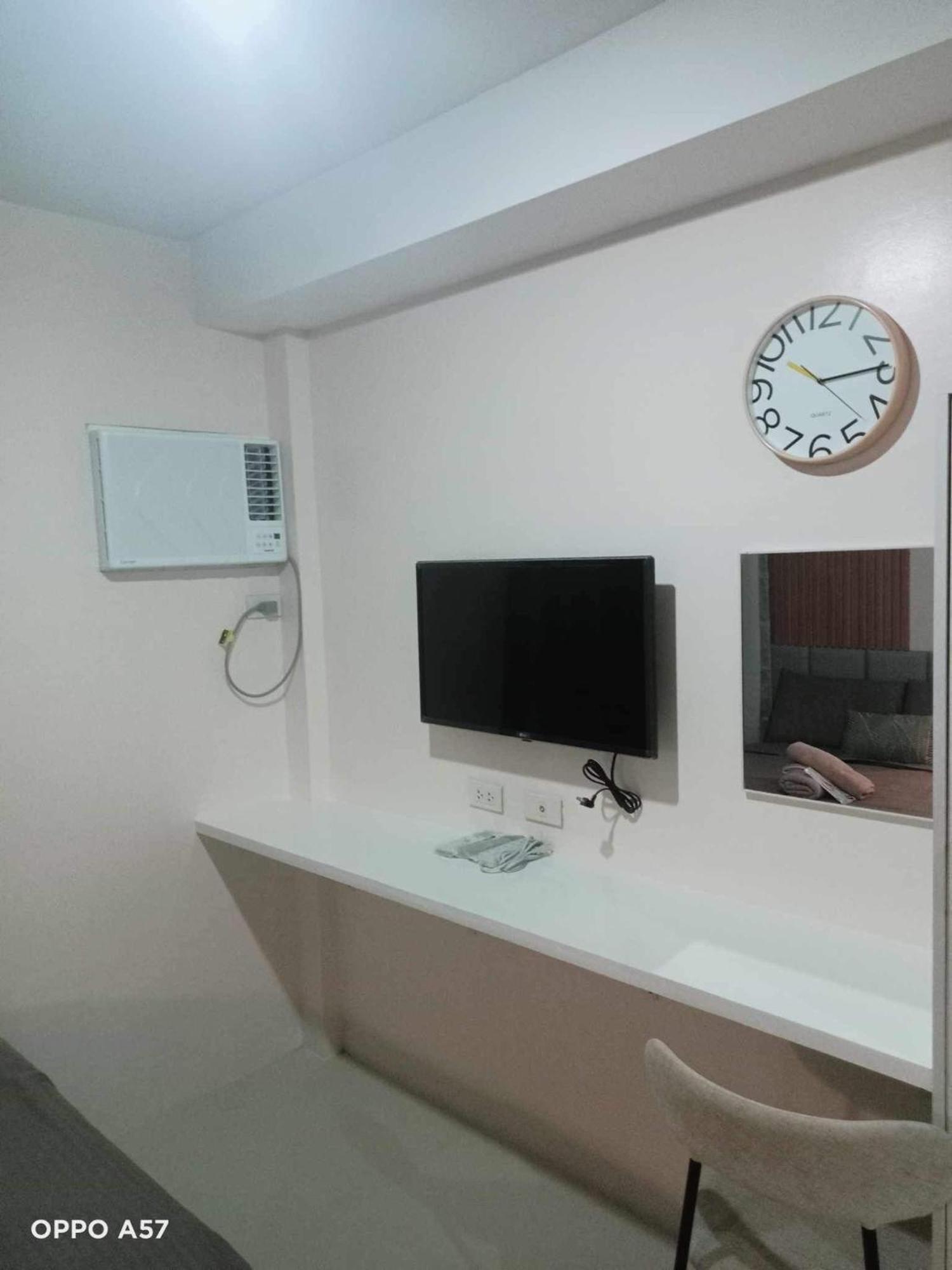 The Persimmon Studios Near Ayala And Sm City Cebu Værelse billede